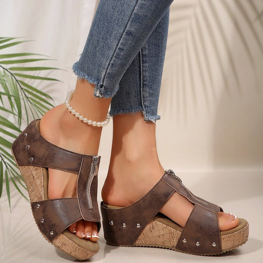 Damen Offene Keil‑Sandaletten mit vorderer Reißverschlussblende und Korkplateau Shop Nory