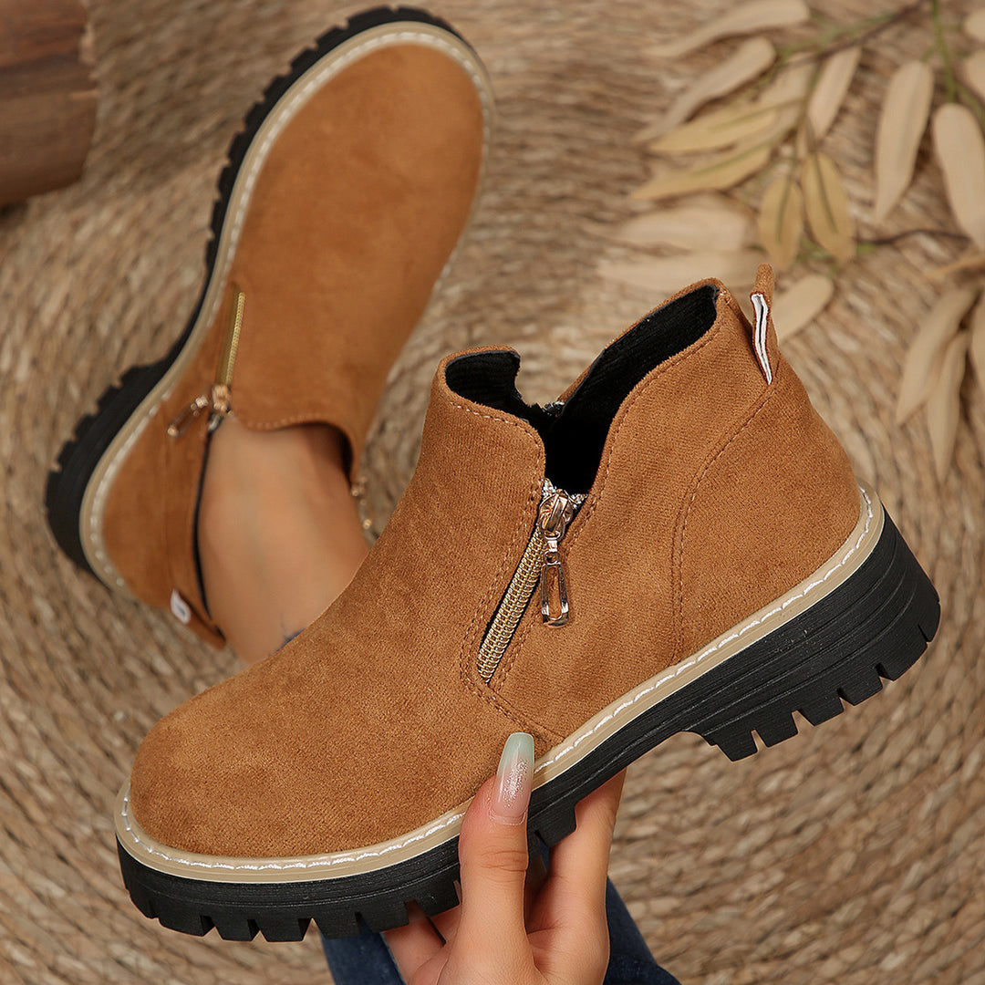 Damen Kurzschaft-Stiefelette aus Veloursoptik mit robust profilierter Sohle und seitlichem Reißverschluss Shop Nory