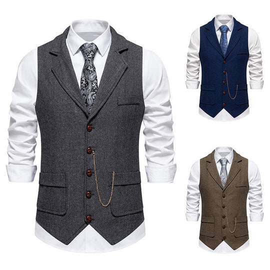 Herren Taillierte Anzugweste mit Schalkragen‑Optik, Pattentaschen und dekorativer Uhrenkette Shop Nory