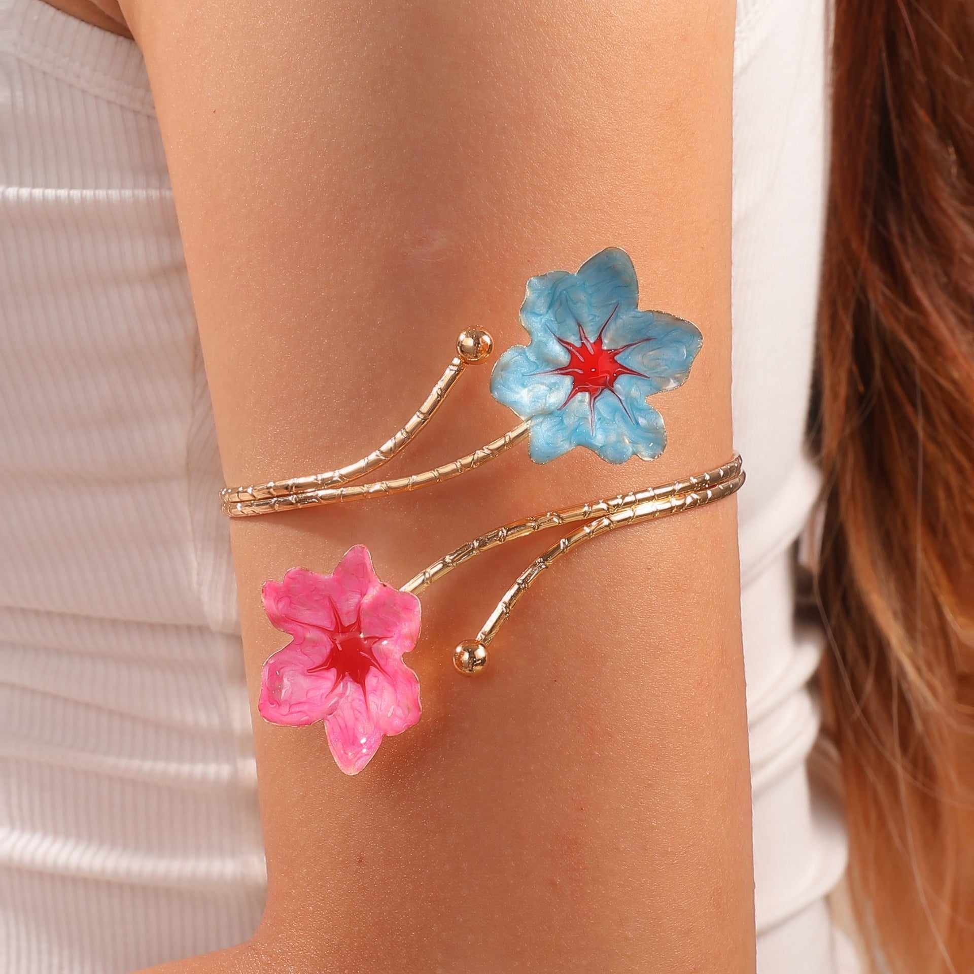 Damen Armreif mit prachtvollem floralen Design Shop Nory