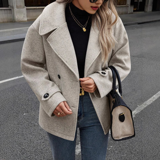 Damen Kurzmantel im Oversize‑Schnitt mit Reverskragen und Zierknopfleiste Shop Nory