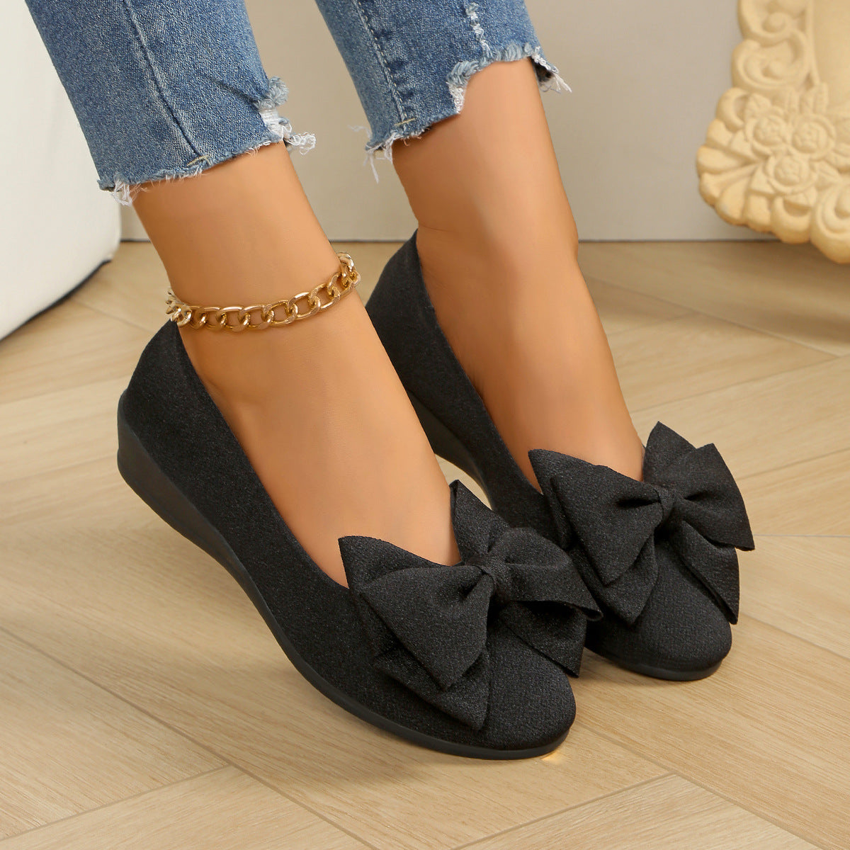 Damen elegante Ballerinas mit stilvoller Blumenapplikation