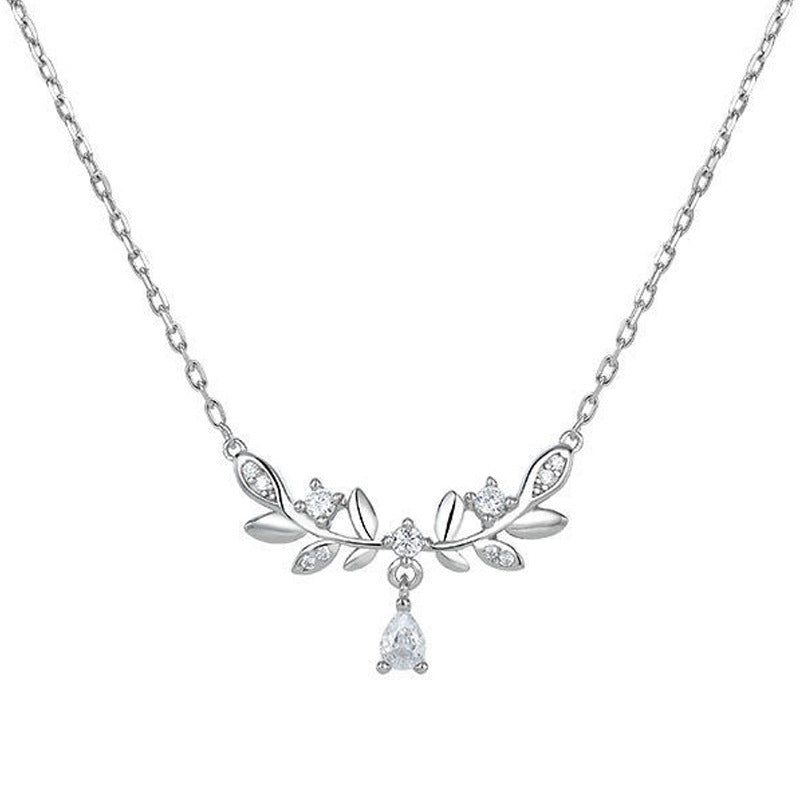 Damen elegante Halskette mit feinem Blattmotiv und funkelnden Zirkonia Shop Nory