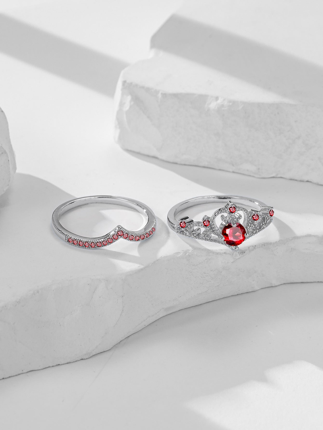 Damen Trauringe im romantischen Design Shop Nory