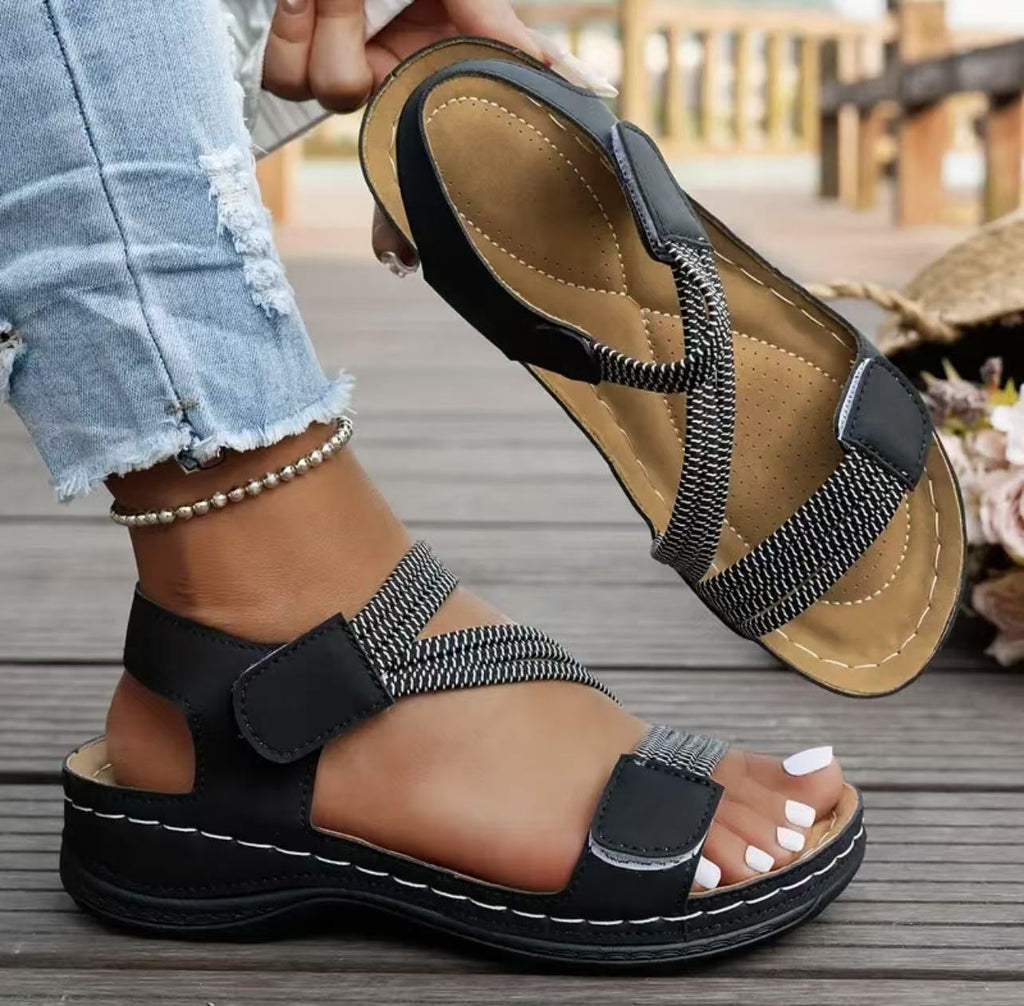 Damen Komfortable Sandalen mit verstellbaren Riemen und ergonomischem Fußbett