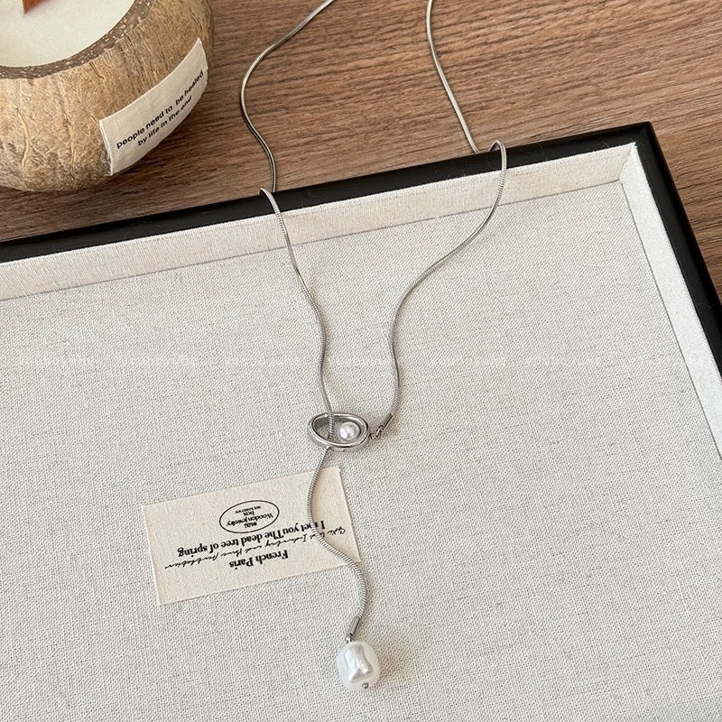 Damen Halskette mit elegantem Perlenanhänger und hochwertiger goldfarbener Kette Shop Nory