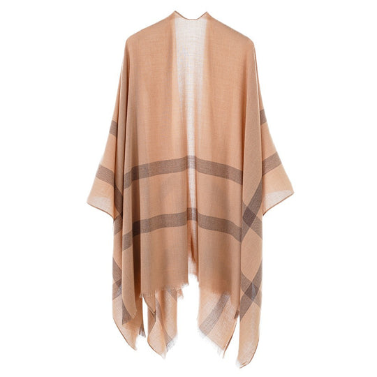 Damen leichter Feinstrick-Cape mit diagonalen Kontraststreifen und Fransen Shop Nory