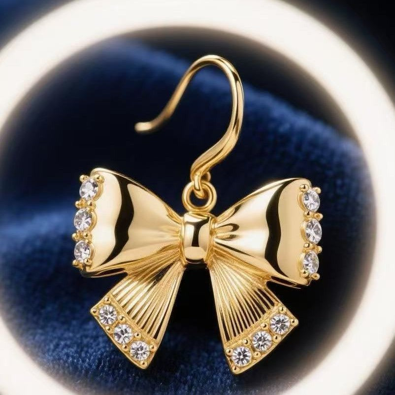 Damen Halskette mit elegantem Schleifen-Anhänger und funkelnden Zirkonia-Details Shop Nory