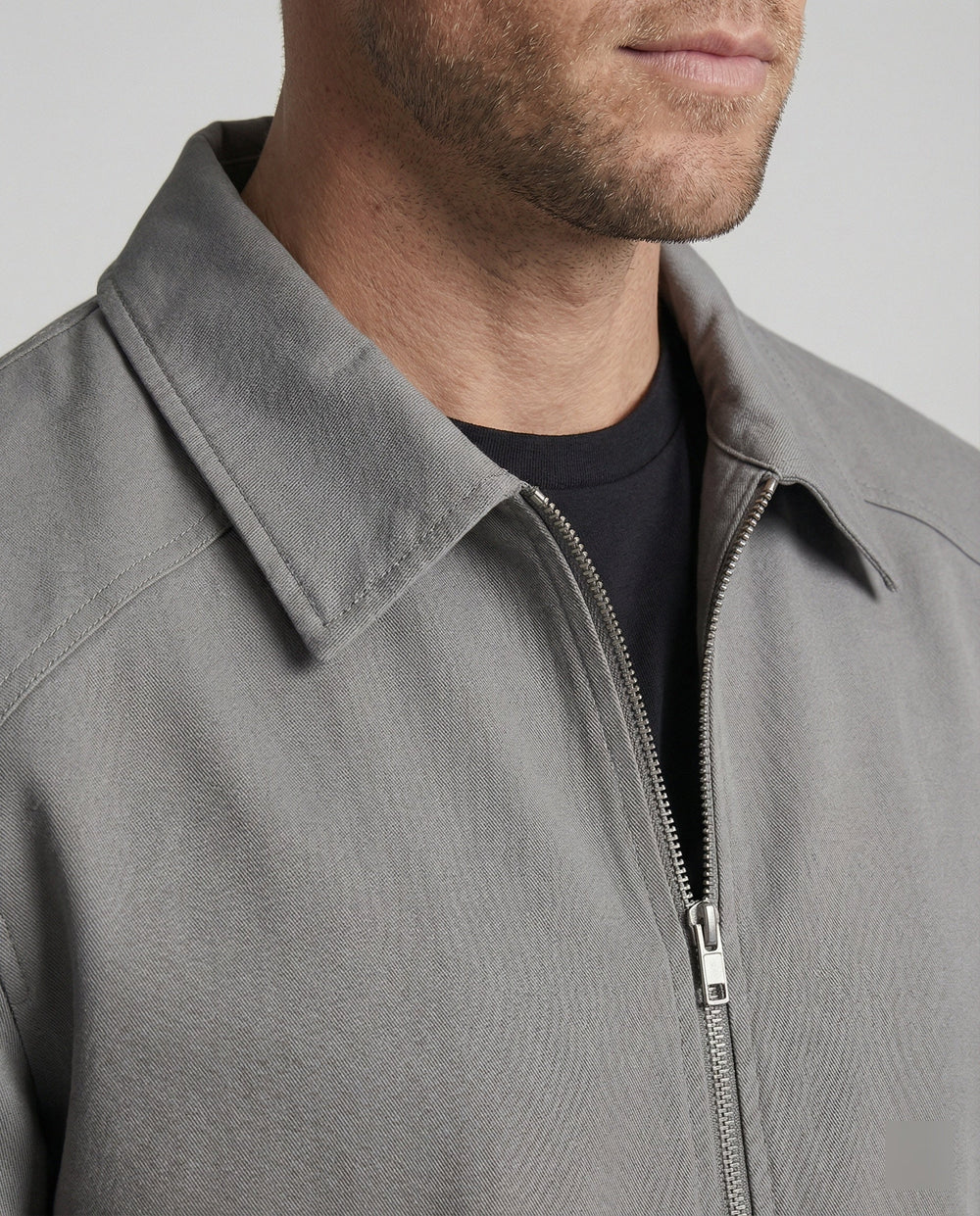 Herren kastige Zip-Jacke mit Hemdkragen und minimalistischen Teilungsnähten