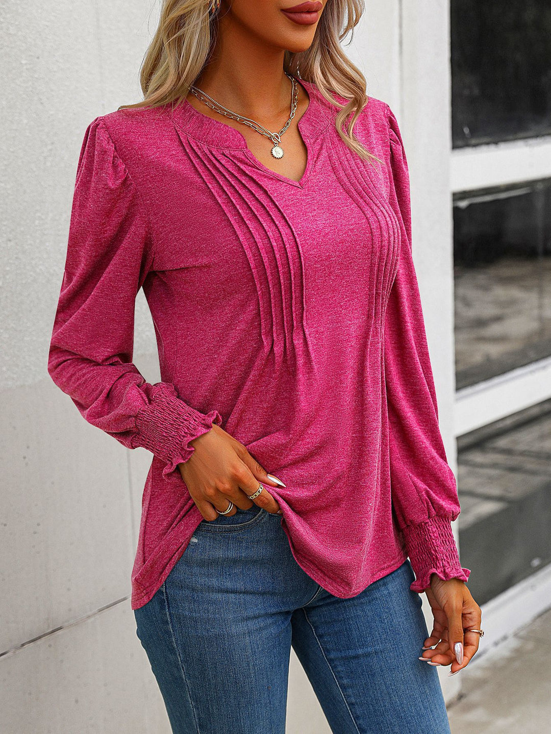Damen nan Langarmshirt mit V-Ausschnitt, dekorativen Kellerfalten vorn und elastischen Smokbündchen Shop Nory
