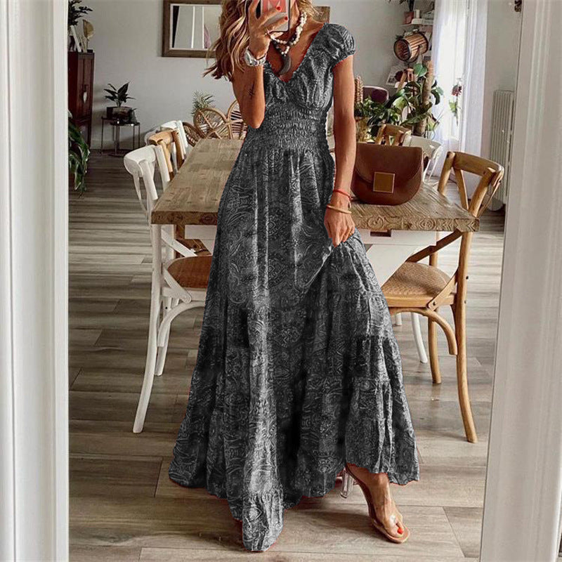 Damen Maxikleid mit romantischem Design und raffinierten Rüschendetails