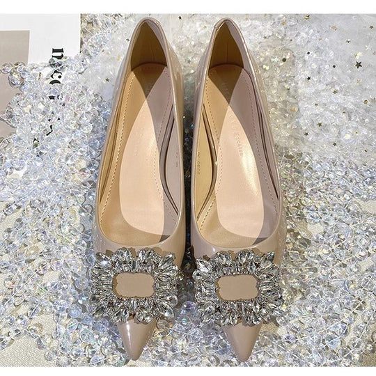 Damen Spitz zulaufende Lack‑Flats mit geschliffener Kristallschließe Shop Nory