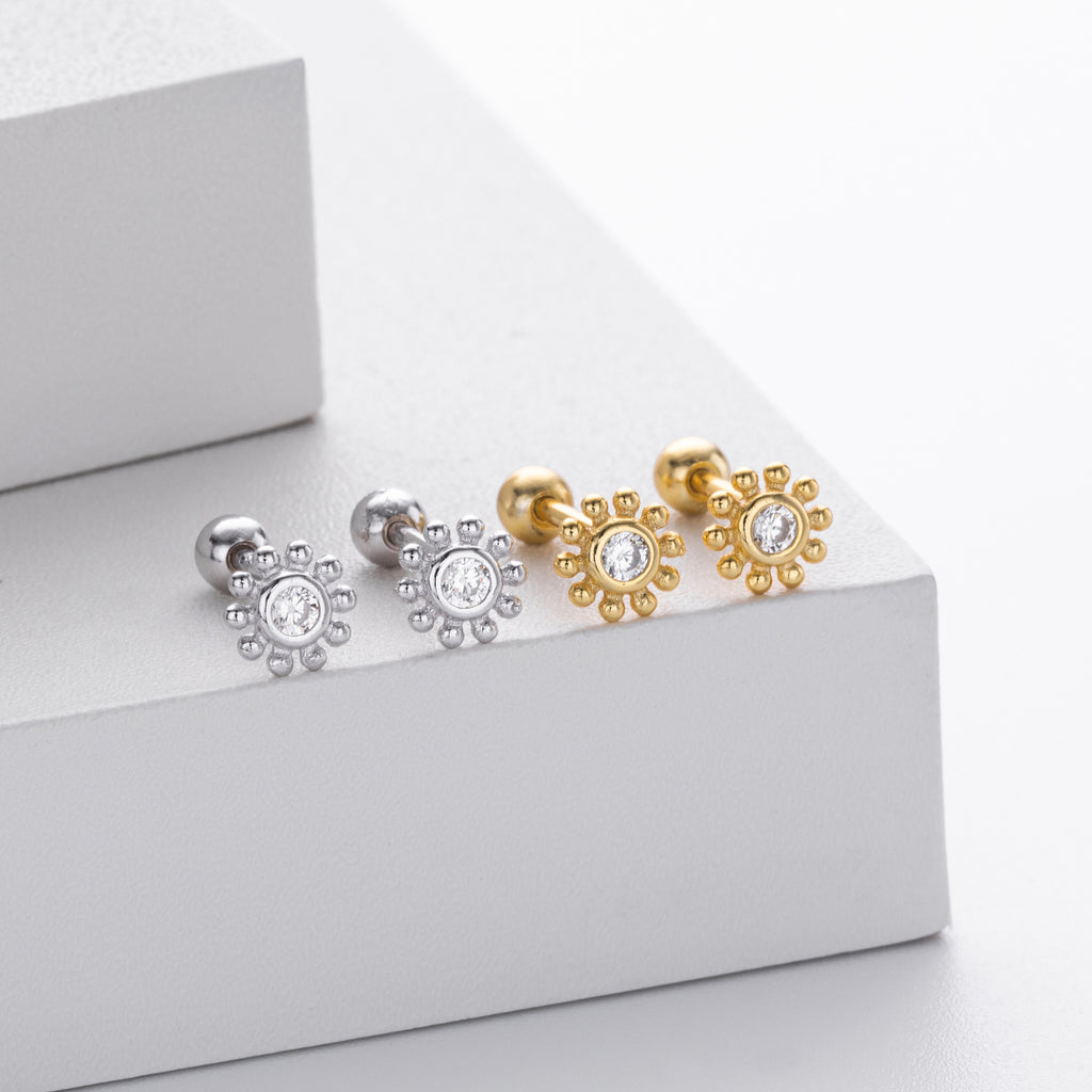 Damen Ohrstecker im floralen Design aus 925 Sterling Silber mit funkelndem Zirkon Shop Nory