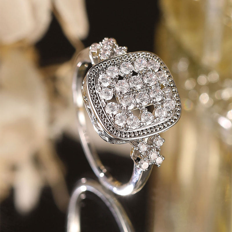 Damen Funkelnder Ring mit kunstvollem Design und luxuriösem Kristallbesatz Shop Nory