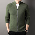 Herren Strickjacke mit hohem Kragen und unauffälligem Reißverschluss