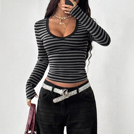 Damen Enganliegendes Langarmshirt mit tiefem V-Ausschnitt und feinem Streifenmuster Shop Nory