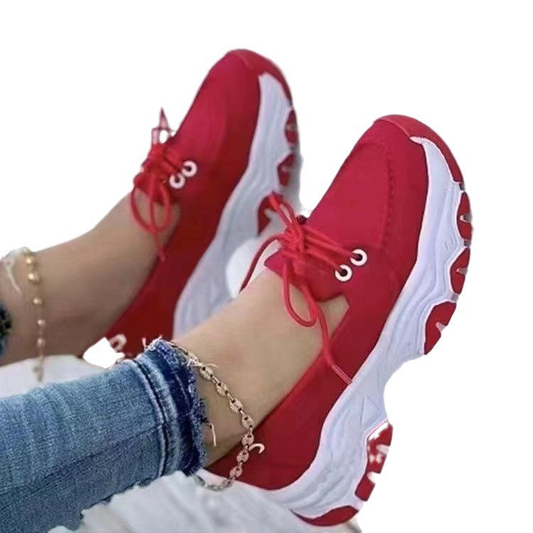 Damen Chunky-Plateau-Sneaker mit perforiertem Velours, gepolstertem Komfortfußbett und Metallic-Fersenaufbau Shop Nory