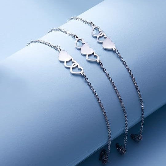 Damen Fußkettchen mit verspielten Herzmotiven und filigraner Kettenstruktur Shop Nory
