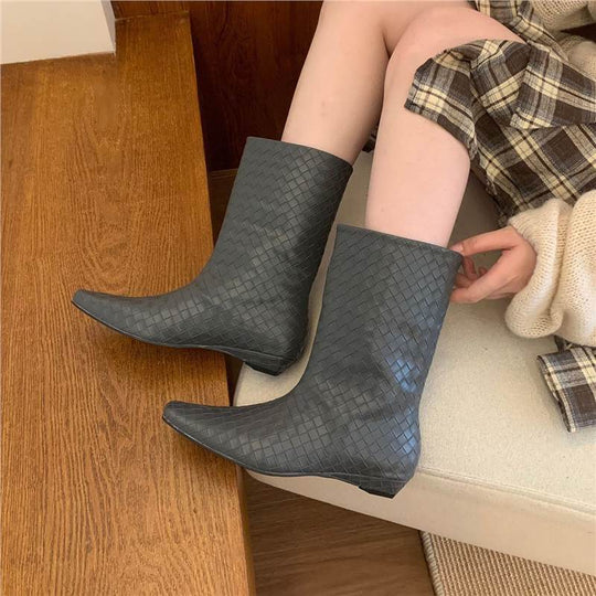 Damen Geflochtene halbhohe Stiefel mit spitzer Zehenform und flachem Blockabsatz Shop Nory