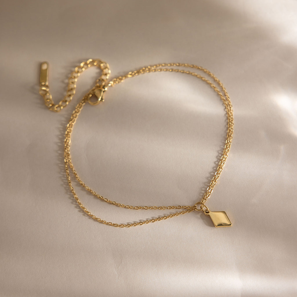 Damen Halskette mit doppeltem Gliederdesign und diamantförmigem Anhänger Shop Nory