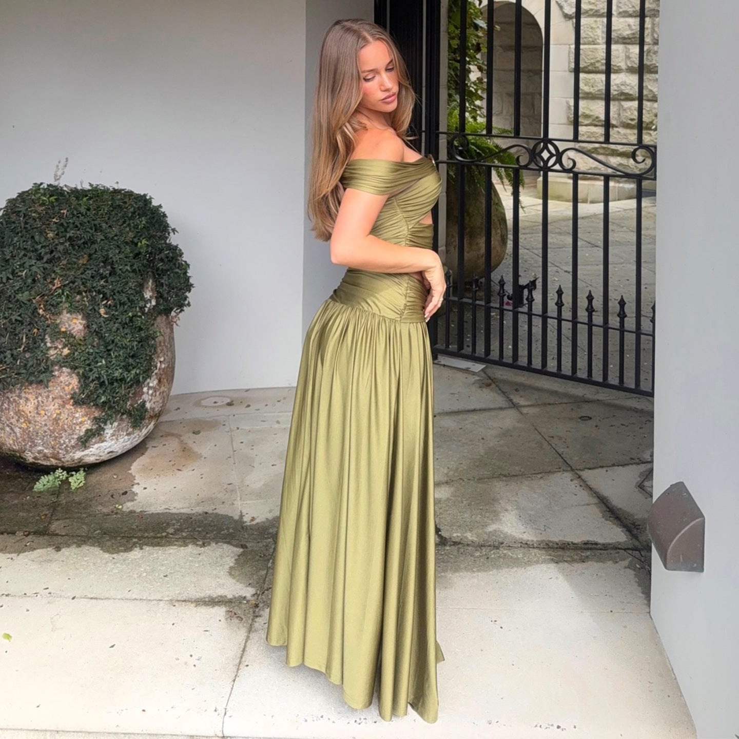 Damen Zweiteiliges Maxikleid mit raffiniertem Design und eleganten Details