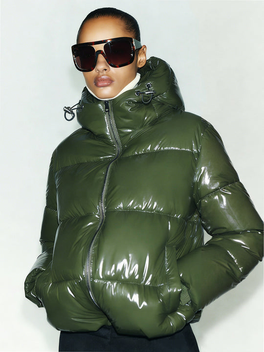 Damen Hochglanz Steppjacke mit hohem Kragen