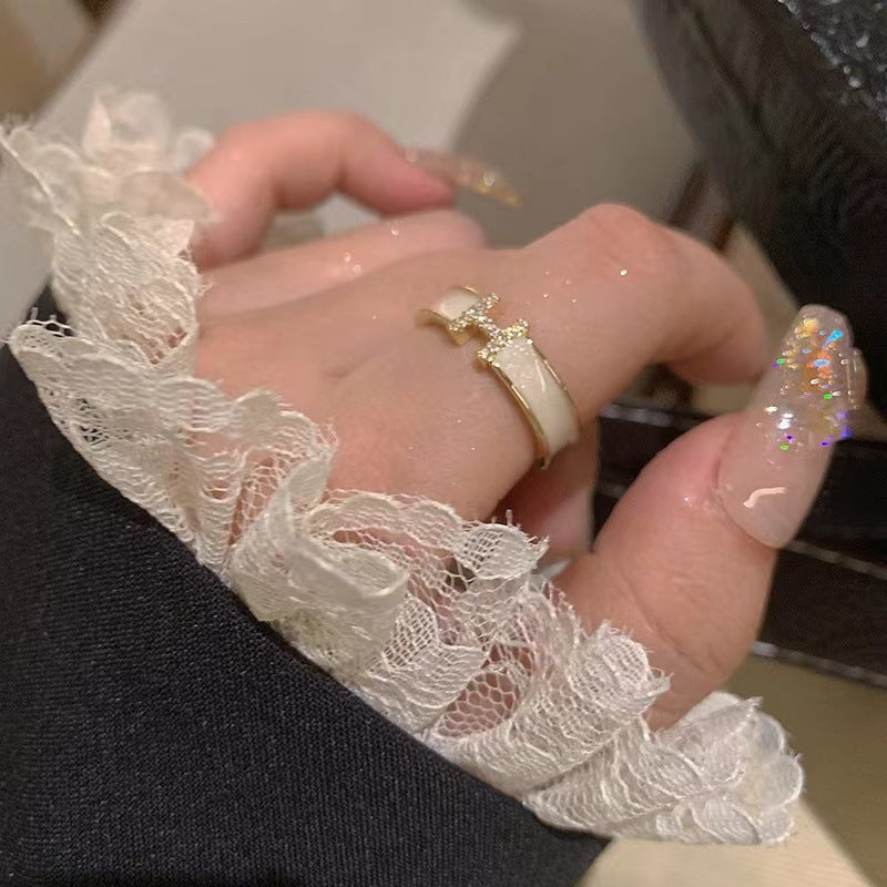 Damen Offener Ring mit elegantem H-Motiv Shop Nory