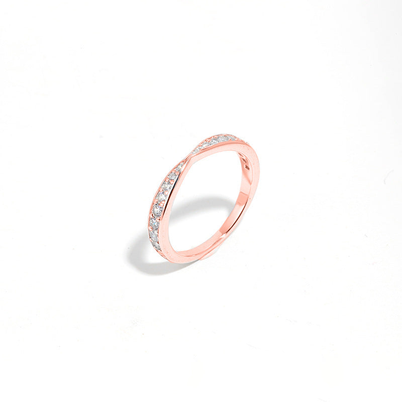 Damen Moderner Ring mit zartem Wellenmuster und funkelnden Zirkonia-Steinen Shop Nory