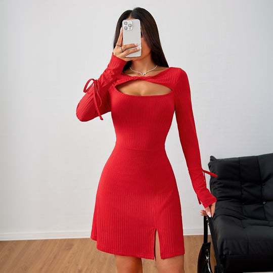 Damen geripptes Langarm-Minikleid mit Cut-Out, taillierter Silhouette, Bindärmeln und Seitenschlitz Shop Nory