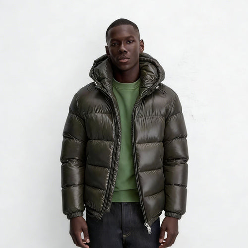 Herren nan steppte Kapuzenjacke mit glänzender Oberfläche, warmer Synthetikfüllung und Zweiwege-Reißverschluss Shop Nory