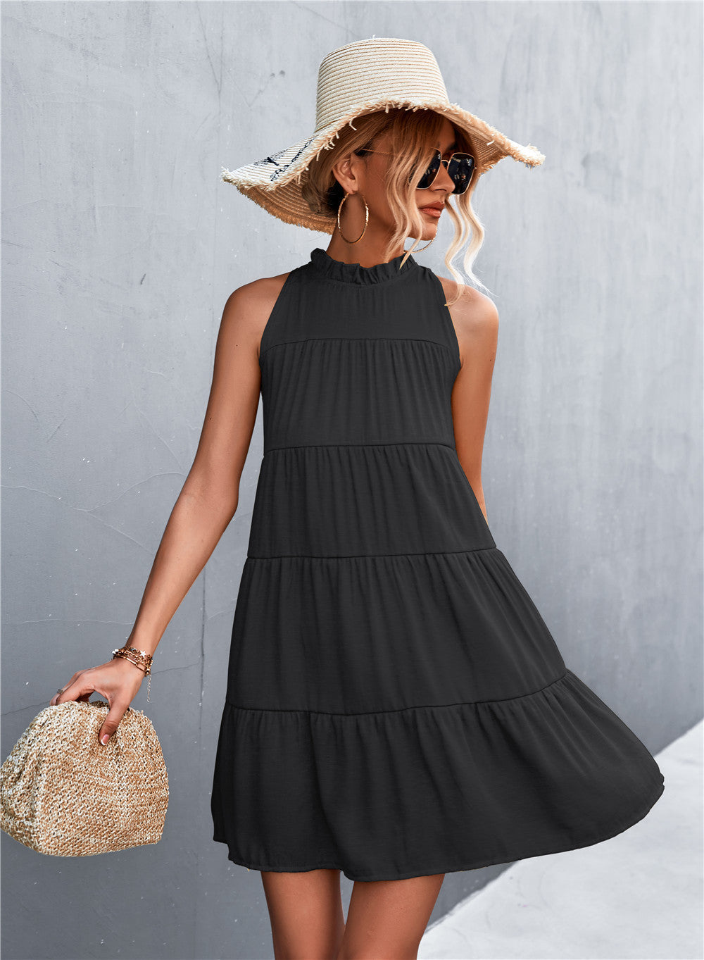 Damen Sommerliches Halterkleid mit Rüschen und schwingendem Rock Shopnory