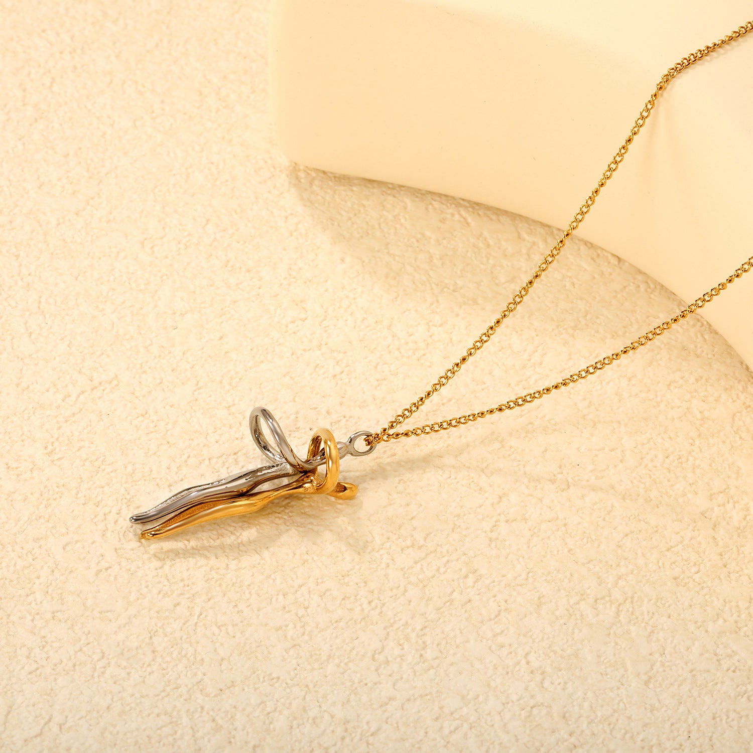 Damen Halskette mit stilvollem Figur-Anhänger aus hochwertigem Edelstahl Shop Nory