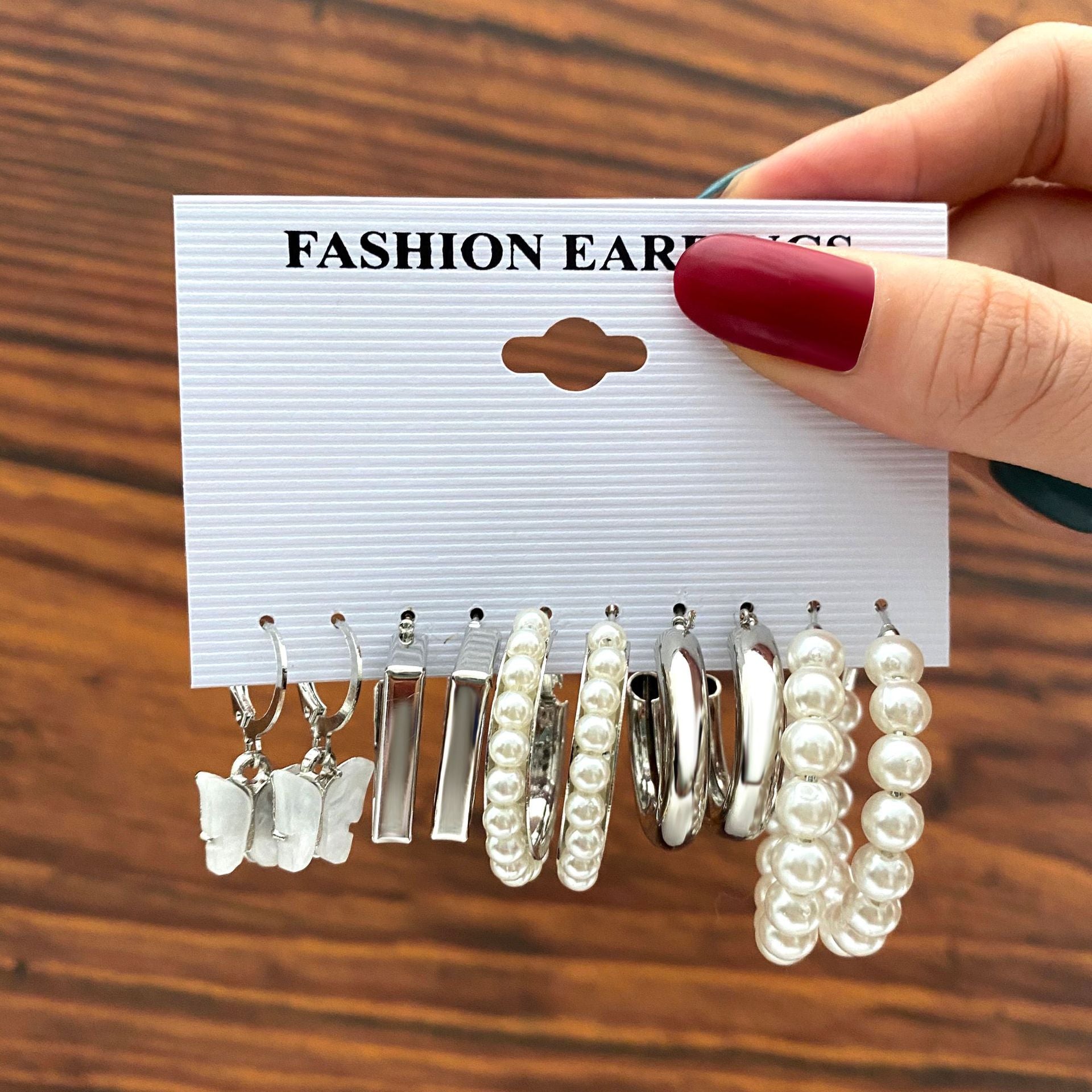Damen Ohrringe Set mit eleganten Perlen und modernem Design Shop Nory