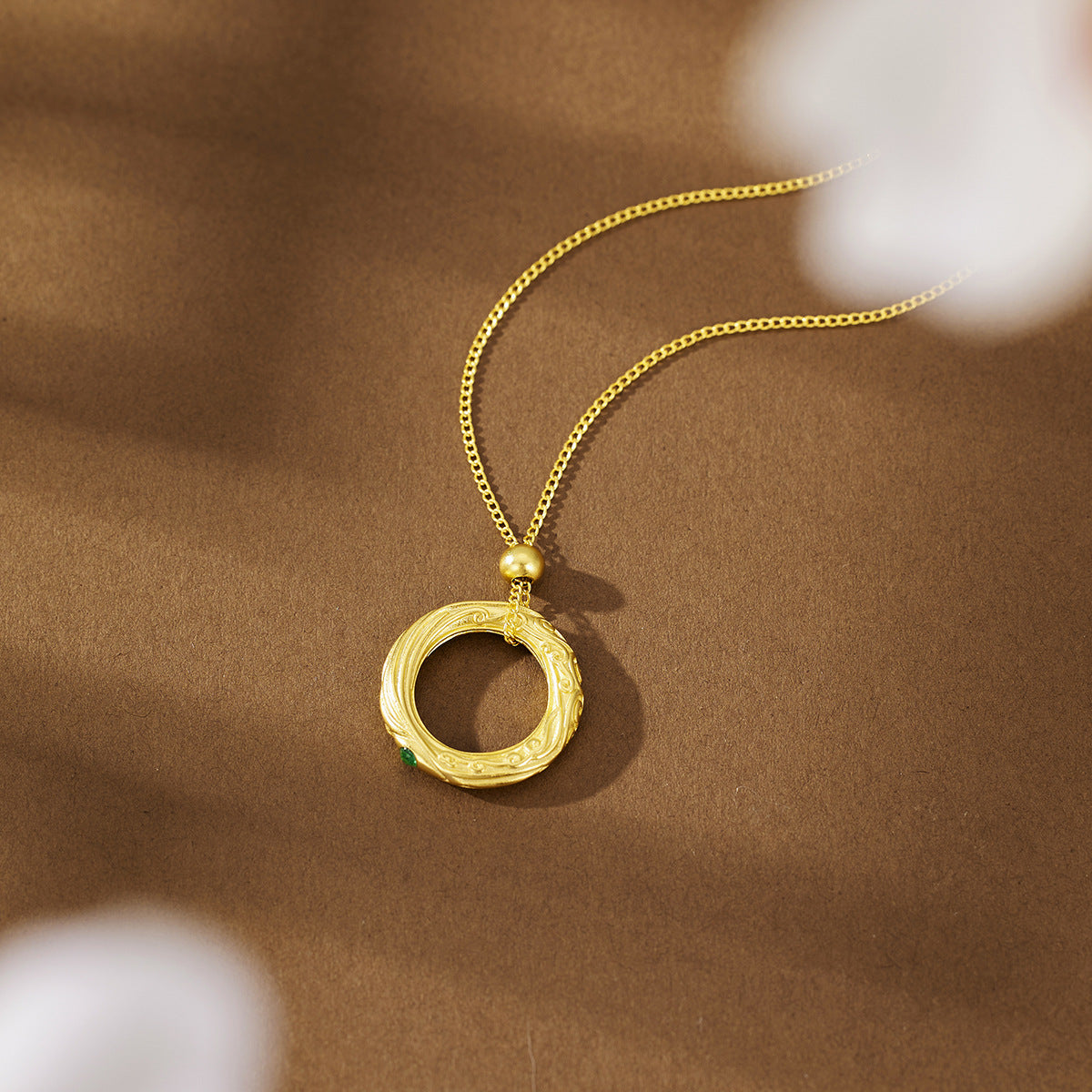 Damen Halskette mit kunstvollem, spiralförmigem Anhänger Shop Nory