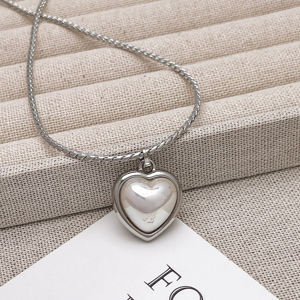 Damen Halskette mit herzförmigem Anhänger aus hochwertigem Edelstahl Shop Nory 1781799995