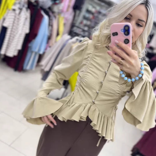 Damen Rüschenbesetzte taillierte Bluse mit Schößchen & Puffärmeln Shop Nory