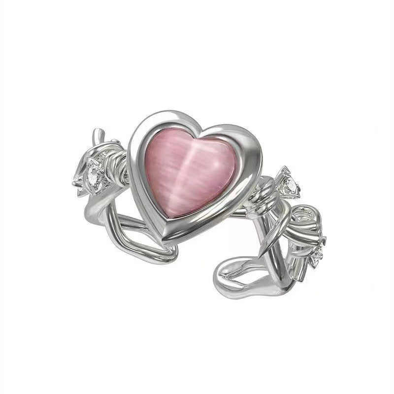 Damen Ring mit herzförmigem Anhänger und detailreicher Verzierung Shop Nory