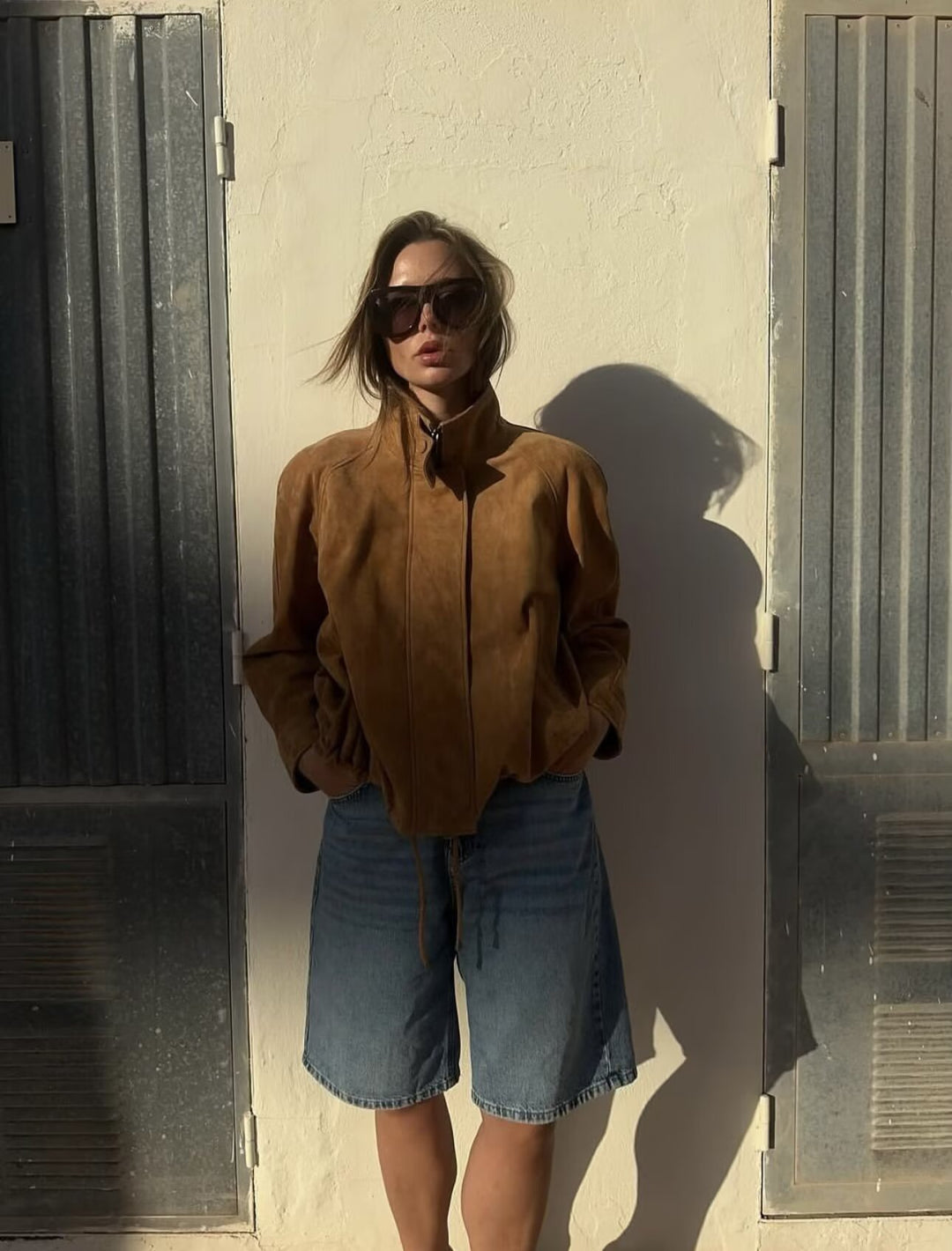 Damen Kurzjacke aus Wildleder mit Stehkragen, verdecktem Reißverschluss und Tunnelzug Shop Nory