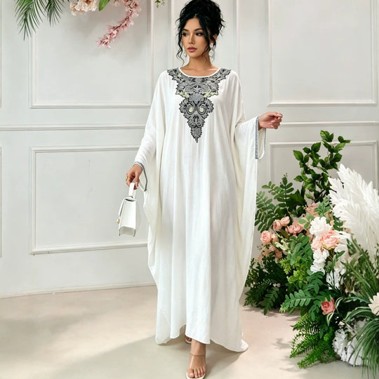 Damen Kaftan-Kleid mit aufwändiger Halsstickerei und weitem Schnitt Shop Nory