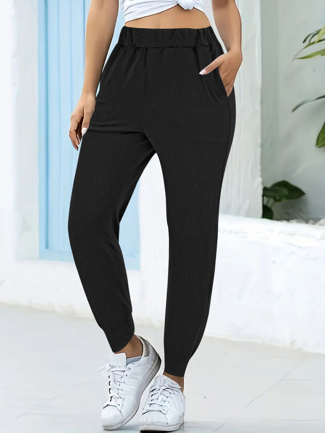 Damen Lässige Jogginghose mit hohem Elastikbund, Seitentaschen und schmalen Bündchen Shop Nory