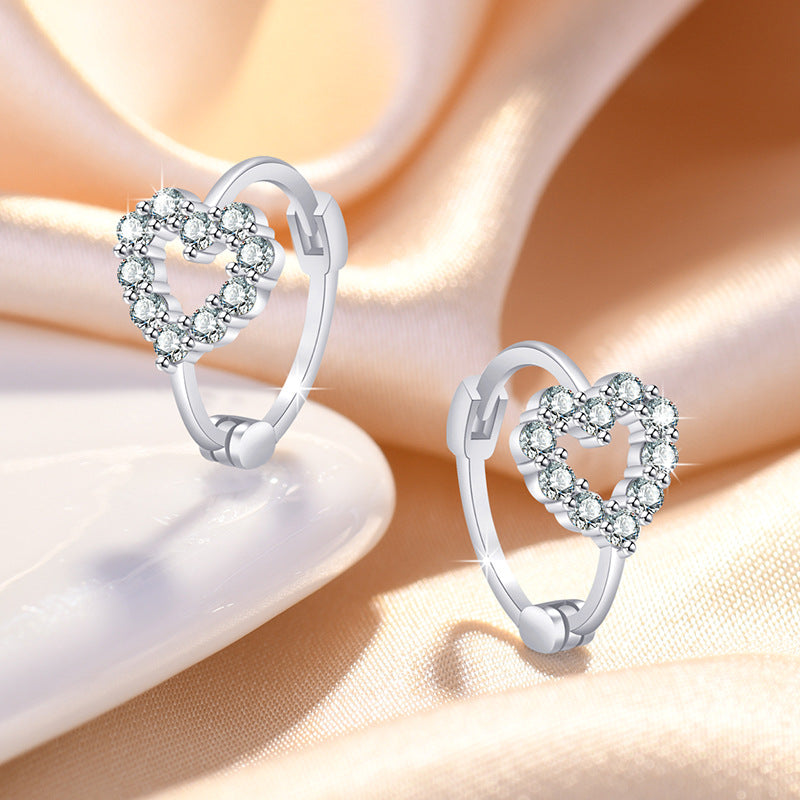 Damen Ohrringe mit herzförmigem Design und funkelnden Zirkonia Shop Nory