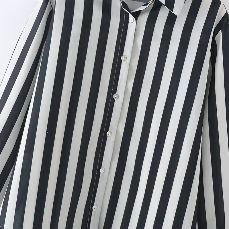 Damen elegante Bluse mit modernem Streifenmuster und klassischem Kragen