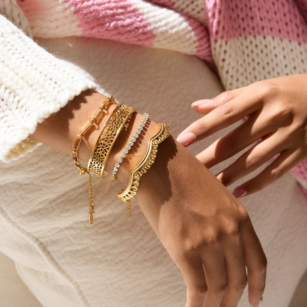 Damen Offenes Armreif mit kunstvollem Lattice-Design aus hypoallergenem Edelstahl Shop Nory