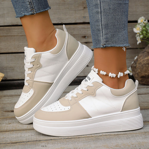 Damen Chunky-Sneaker mit erhöhtem Plateau, perforierter Zehenpartie und gepolstertem Schaft Shop Nory
