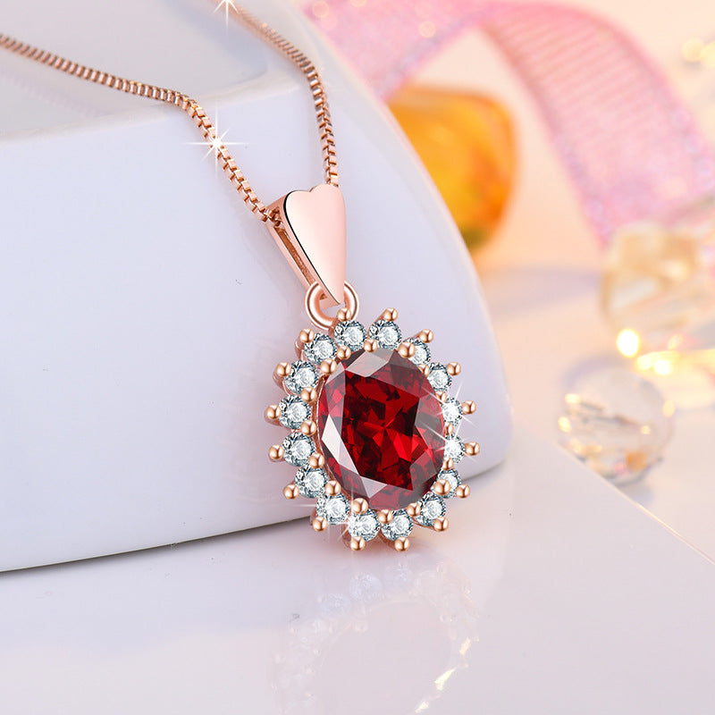 Damen filigrane Halskette mit rotem Edelstein und funkelndem Zirkonia-Besatz Shop Nory