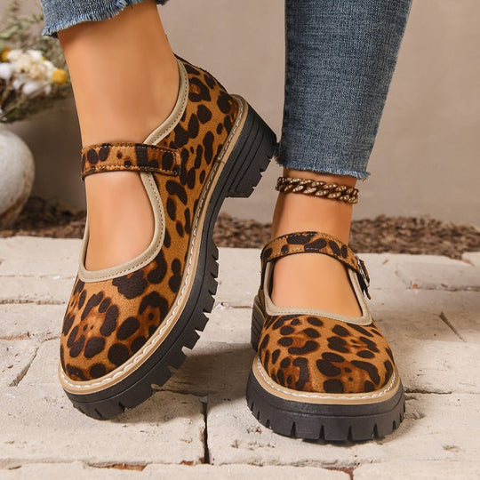 Damen Riemchen‑Slipper im Mary‑Jane‑Stil mit grober Profilsohle und Herzschließe Shop Nory