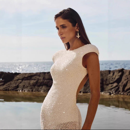 Damen Elegantes Abendkleid mit tiefem Rückenausschnitt und funkelnden Verzierungen