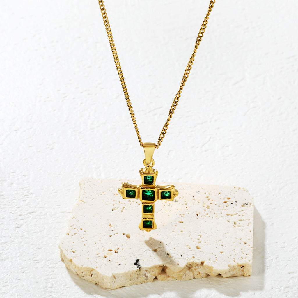 Damen Halskette mit kunstvollem Kreuzanhänger und facettiertem Zirkonia Shop Nory