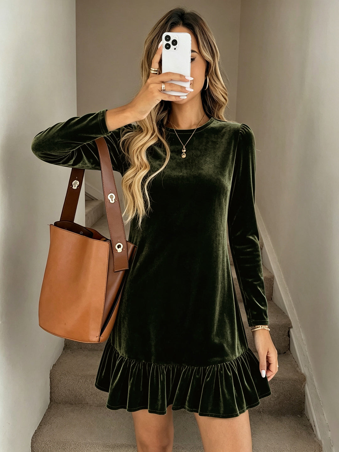 Damen Samt-Minikleid mit langen Ärmeln gerafftem Volantsaum und Puffschultern Shop Nory
