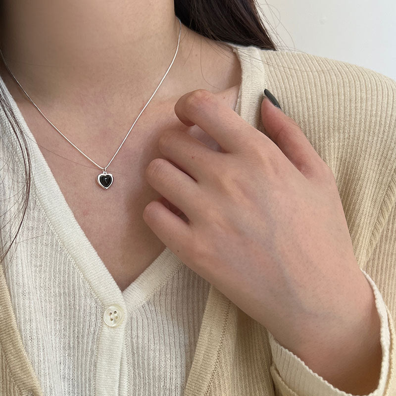Damen Halskette mit herzförmigem Anhänger aus schwarzem Onyx und feinem Silber Shop Nory